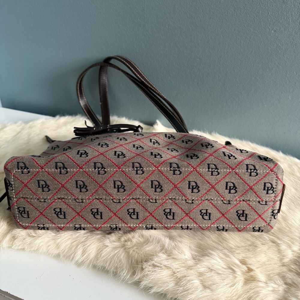 Dooney and Bourke Vintage Quilted Monogram Zip Top Tote - Picture 5 of 12